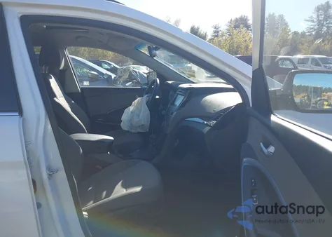 2017 Hyundai Santa Fe Sport 2.4L из США, поврежденный, VIN 5NMZUDLB2HH023906